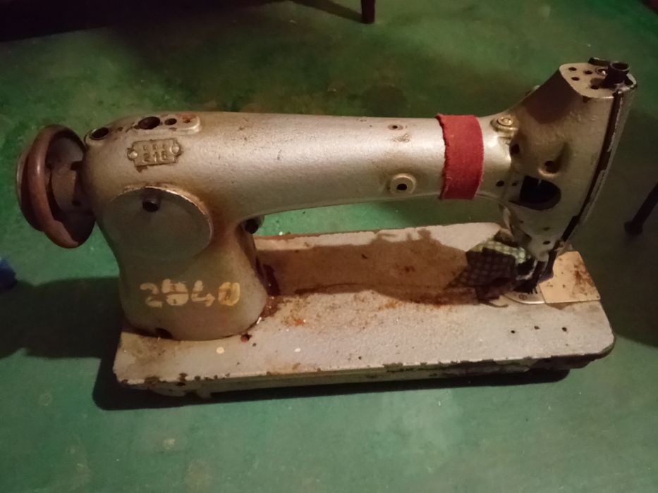 Швейная машинка цеховская.