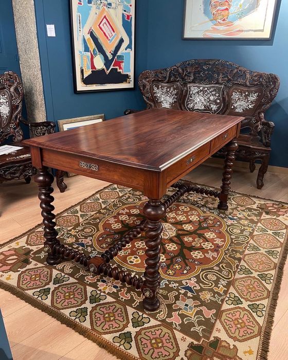 Secretária Bufete de torcidos em pau-santo