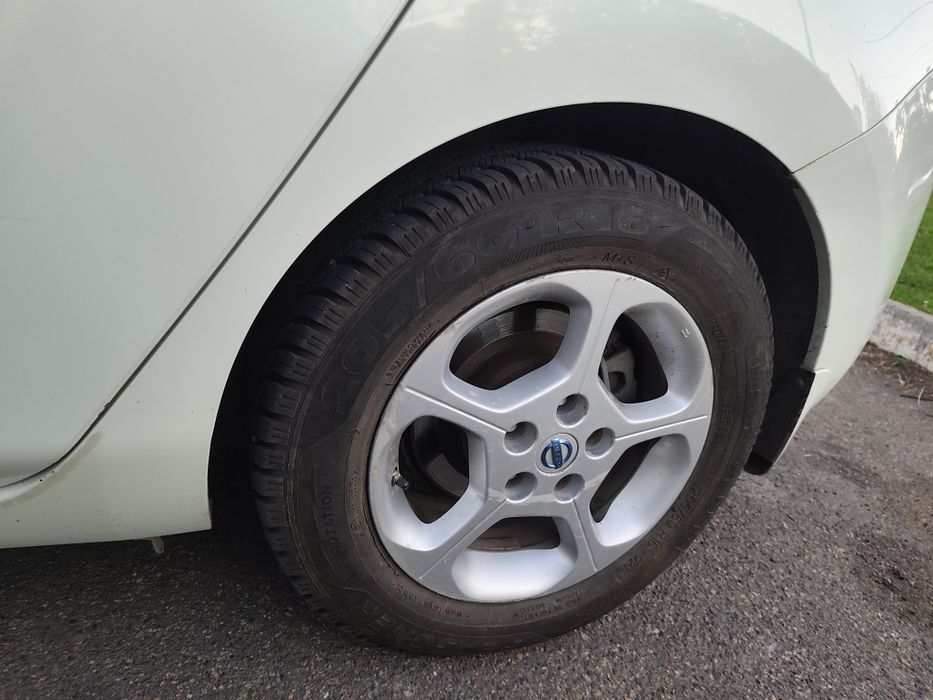 Nissan leaf в хорошем состоянии