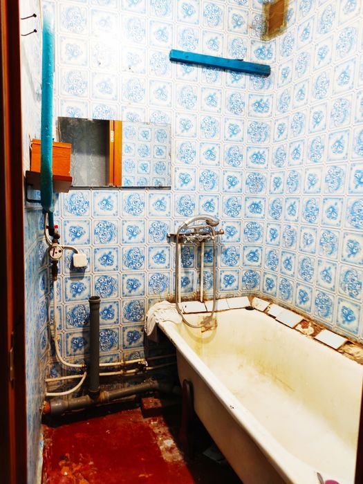 Продам 4 комнатную квартиру в центре Чугуева