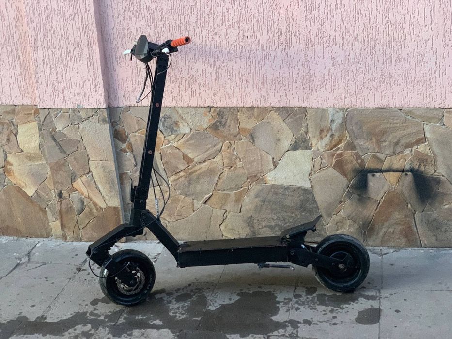 Продам электросамокат кукирин г4 в чёрном цвете