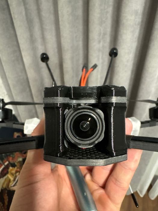 Дрон на цифрі «Fenix»