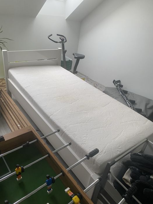 łóżko jednoosobowe