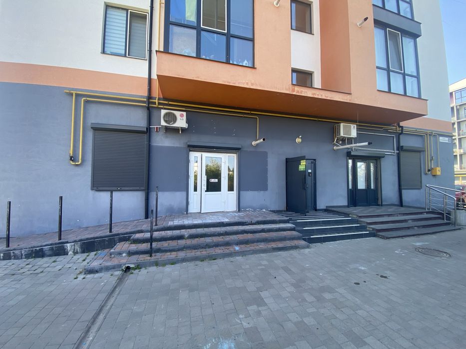Здається приміщення на Щасливому