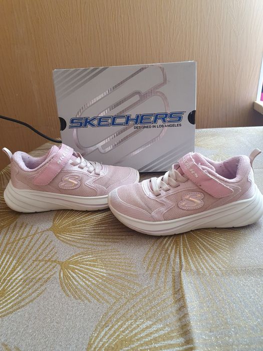 Дитячі кросівки для дівчинки Skechers