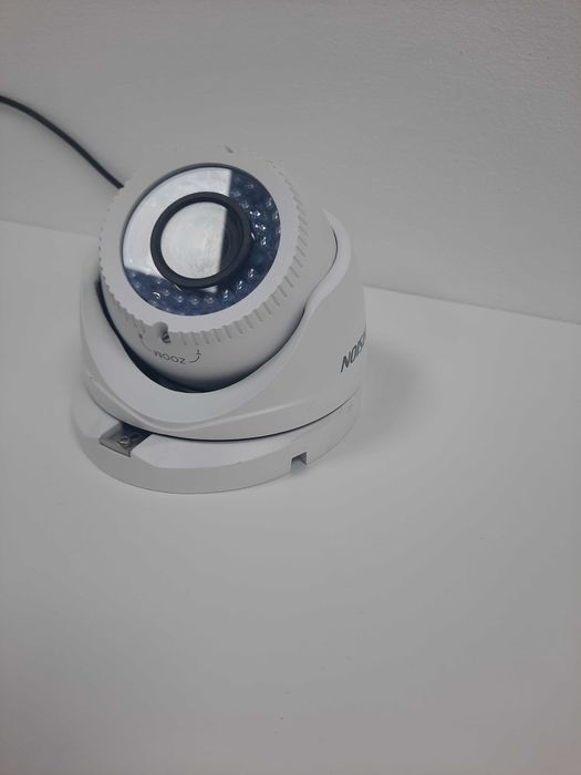 Câmara CCTV Hikvision Analógica - Lente 2.8-12mm