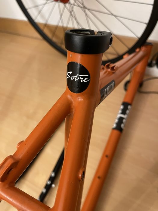 Quadro de bicicleta Sobre Versatil e garfo Surly (aço).