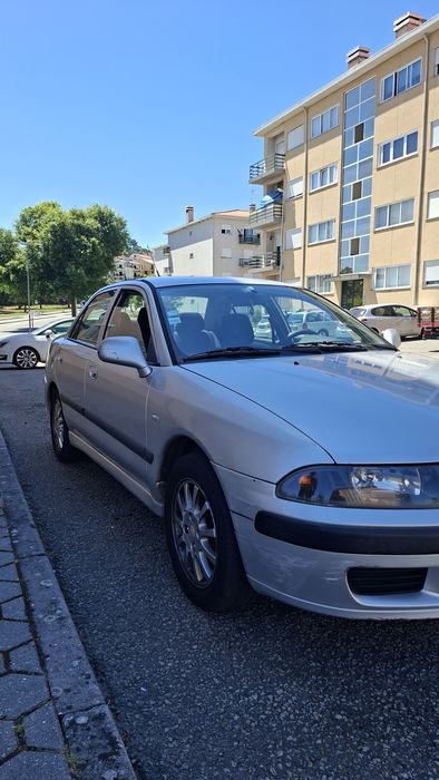 Oportunidade: Mitsubishi Carisma 177.000 km
