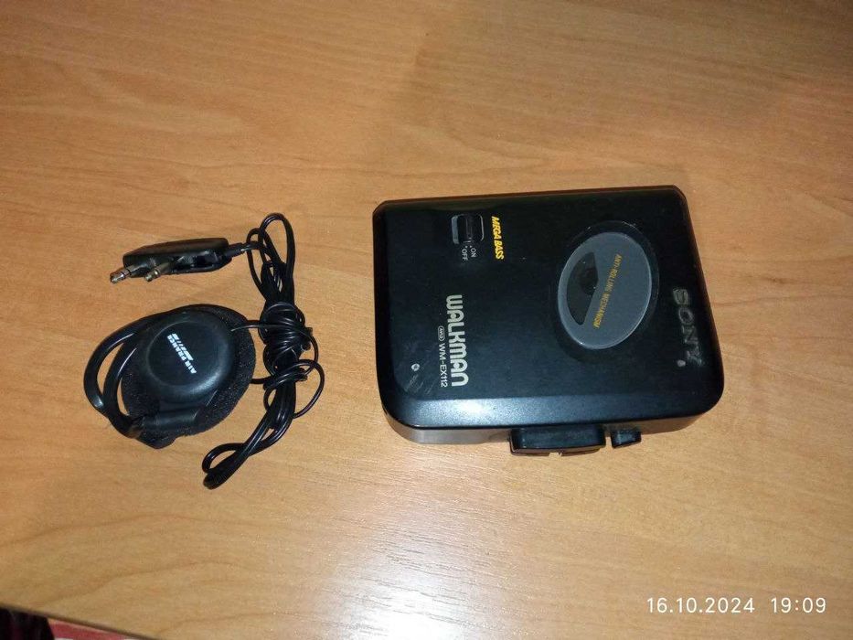 Касетний плеєр SONY WALKMAN WM-EX112 Mega Bass