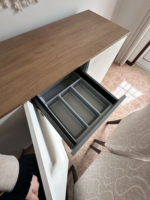 Aparador 3mt com garrafeira