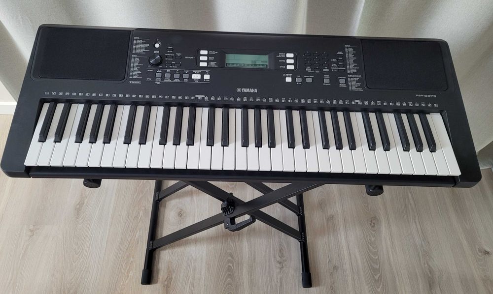 keyboard Yamaha PSR-E373 wraz ze stojakiem