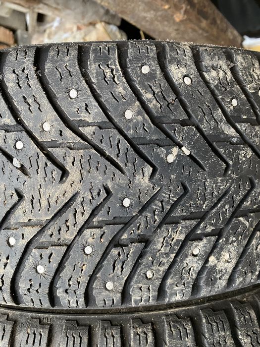 Шини Nokian 195/65/15 Зима Шип