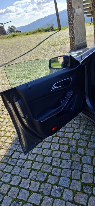 Excelente Mercedes CLA 200 D  AMG