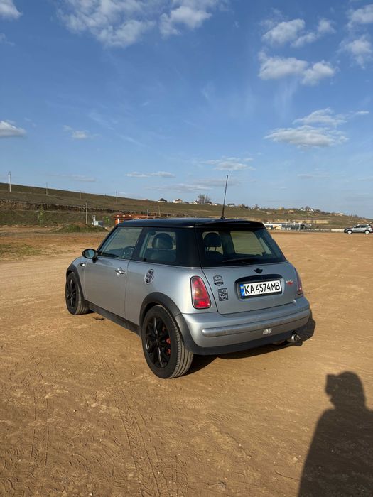 Mini Cooper R50 (2001 / 1.6)