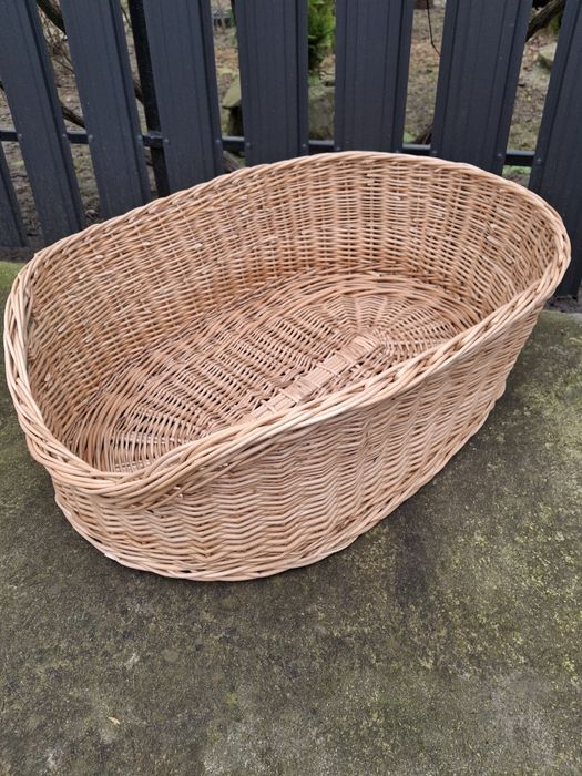 Лежак з лози для собаки