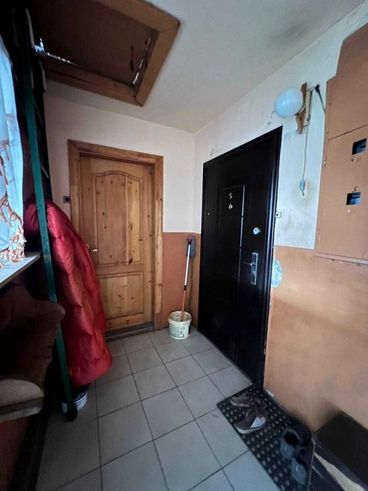 2-кімнатна з ремонтом, меблями і технікою — заїжджай і живи