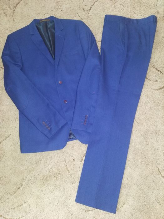 Чоловічий костюм