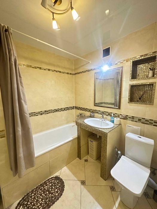 Продам 3-кім. квартиру вул. Марка Безручка 25 / метро Берестейська/