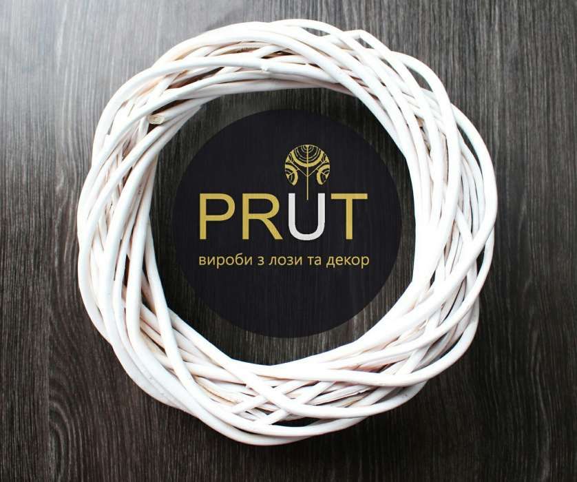 Вінок з лози. Різних розмірів та кольорів.