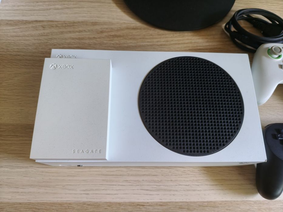 Xbox Series S + Comandos
