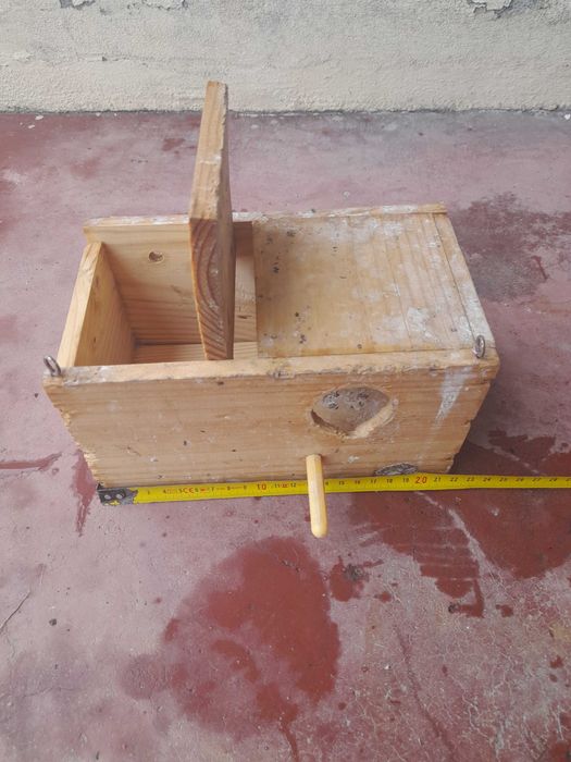 Vendo ninho para agapórnis.