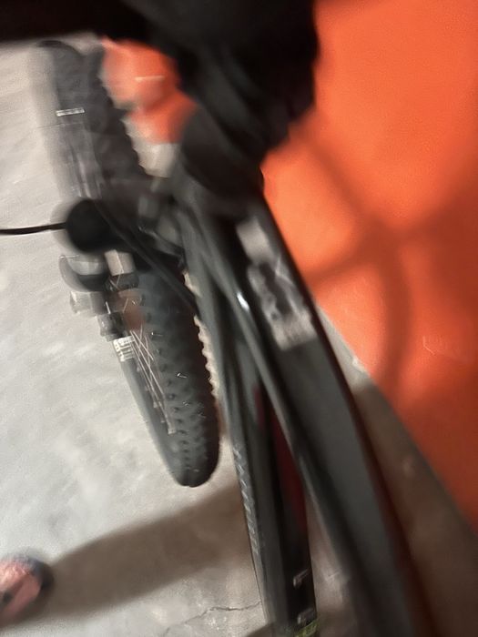 Bicicleta preta ST500 em otimo estado