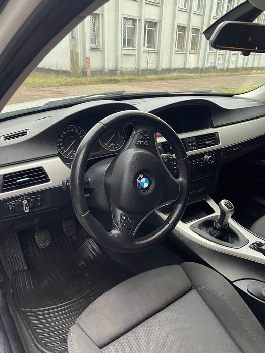 Продам BMW e91 320d