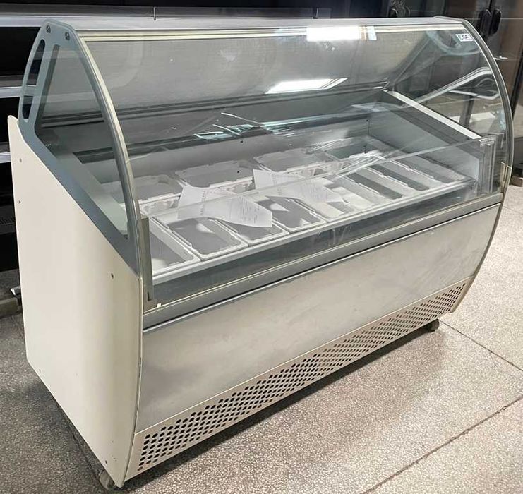 Używany konserwator do lodów ISA 13 RVTB Theater nadmuchowy