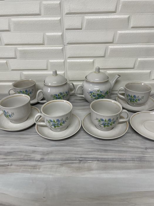 Чайний і кофейний сервіз в доброму стані