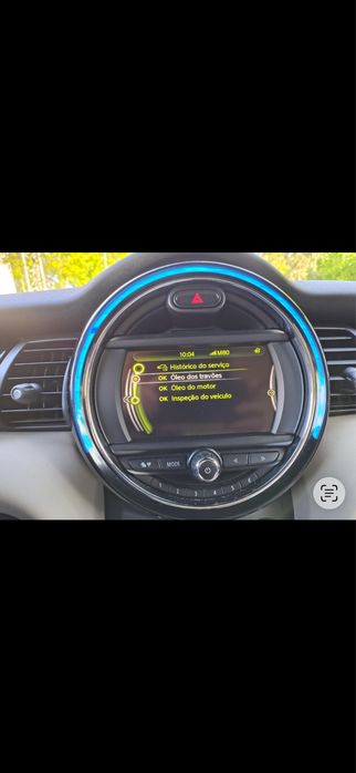 Mini Cooper D 2015 em estado impecável