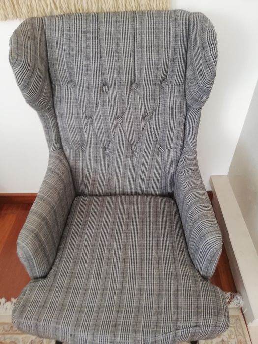 Poltrona cinza impecável