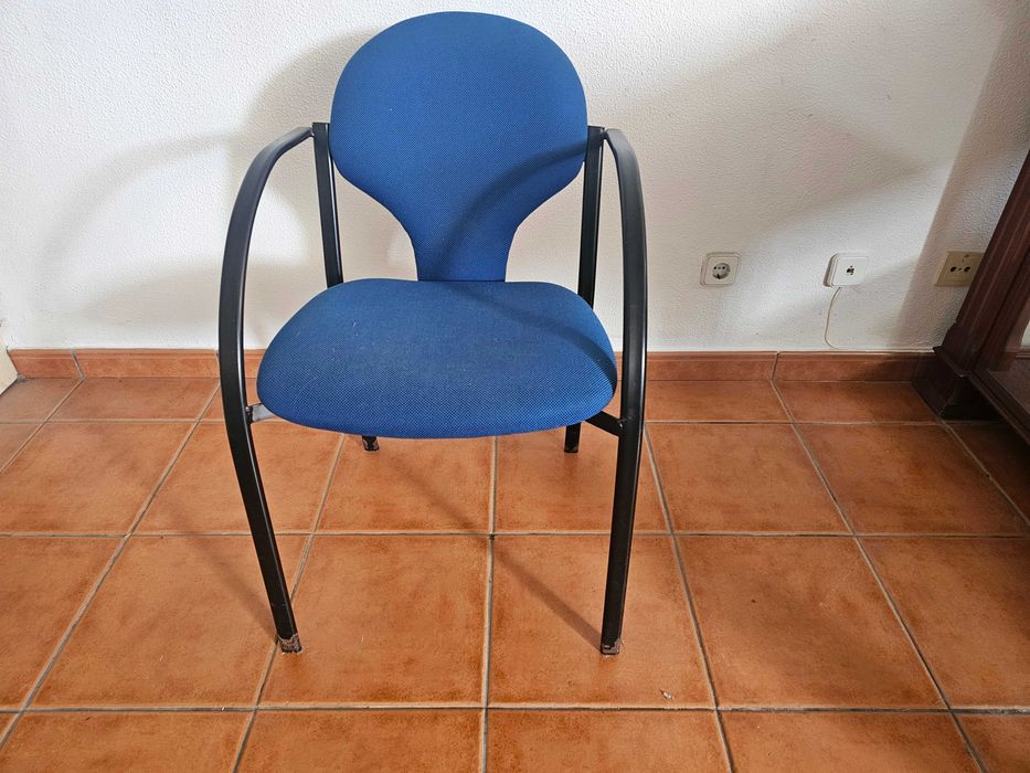 Secretárias + Cadeiras de Escritório – Bom Estado