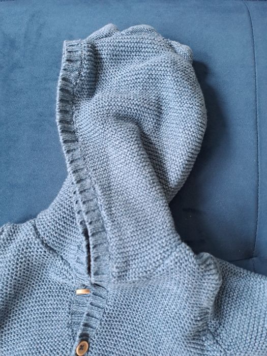 Rozpinany sweter z kapturem 62/68