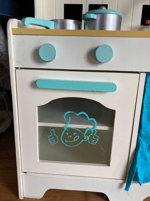 Cozinha de madeira para criança com acessórios