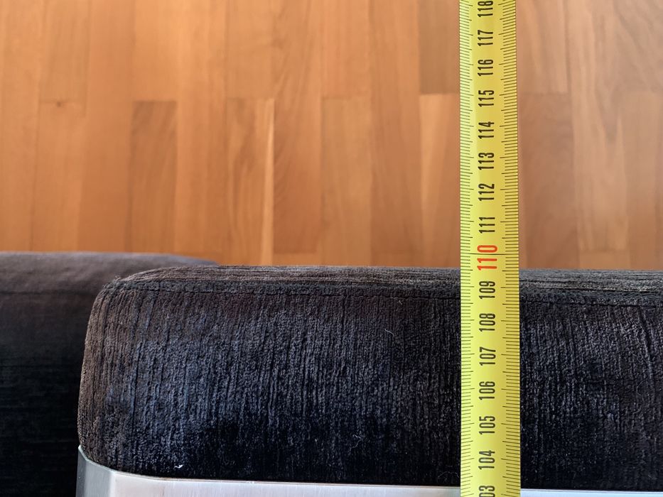 Vendo sofá Anaric com estante embutida 235 x 110 cm