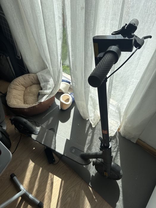 Duas trotinetes xiaomi