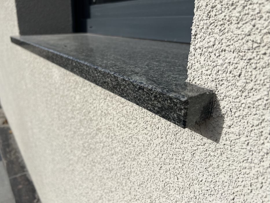 Parapety granitowe, schody z kamienia , blaty -producent