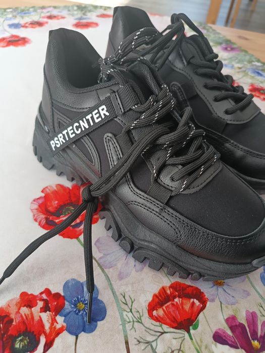 Sprzedam buty sportowe dziewczęce