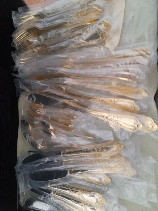 Faqueiro de 116 peças muito bonitas NOVO