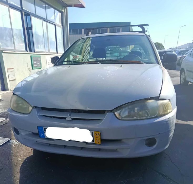 Mitsubichi Colt de 99 vendido às peças