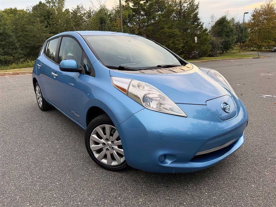 Nissan LEAF S      2014