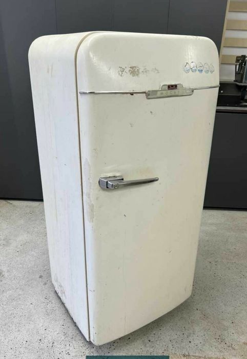 Холодильник Зил-Москва.