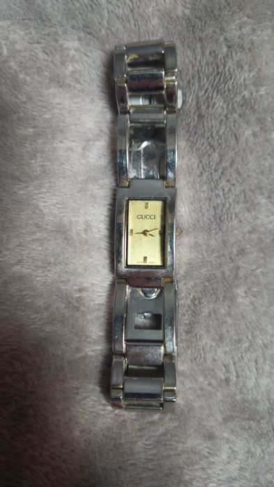 Zegarek biżuteryjny Gucci 048L