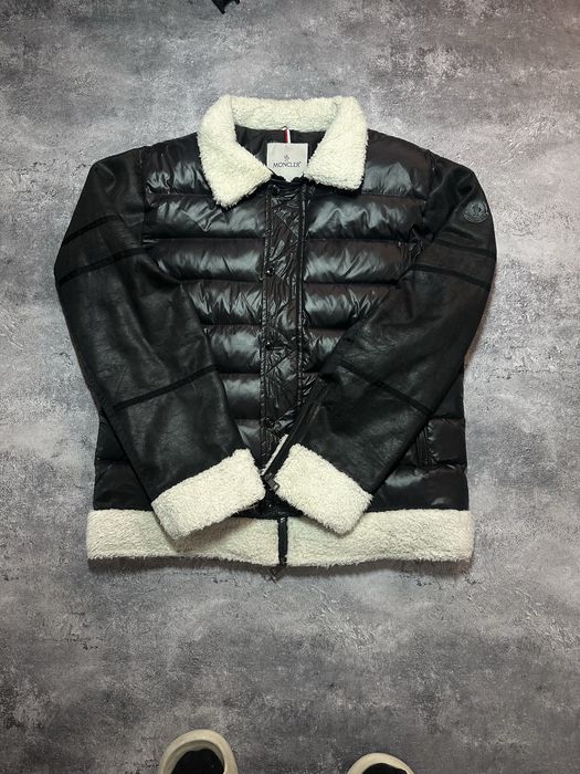 Куртка Moncler Пухова