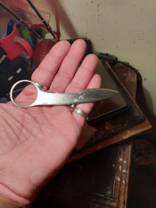 Fabrico facas de arremesso