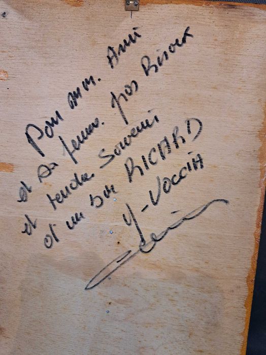 Yvon Voccia, twarz kobiety, płaskorzeźba, brąz, mosiądz