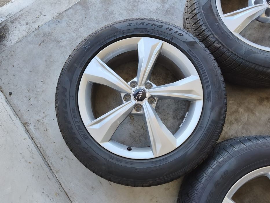 Koła Audi Q5 Q7 19 pirelli Scorpion 235/55 R18 80A601025K zimowe