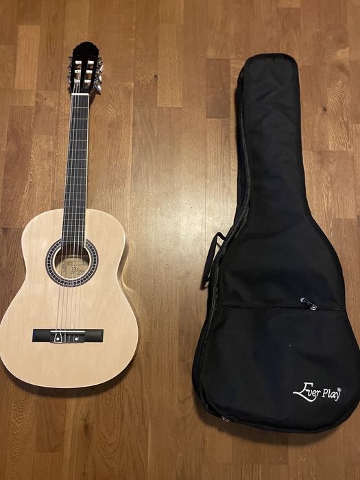 Gitara klasyczna dla dziecka. Stan idealny.