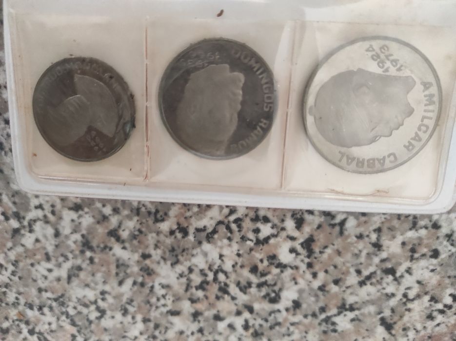 Moedas antigas com bolsa