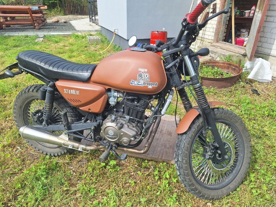 Майже новий мотоцикл Geon scrambler 200 lite